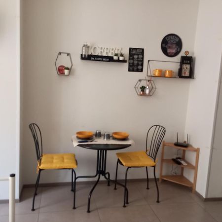 Holidaystudio Appartamento In Centro Salerno Luaran gambar