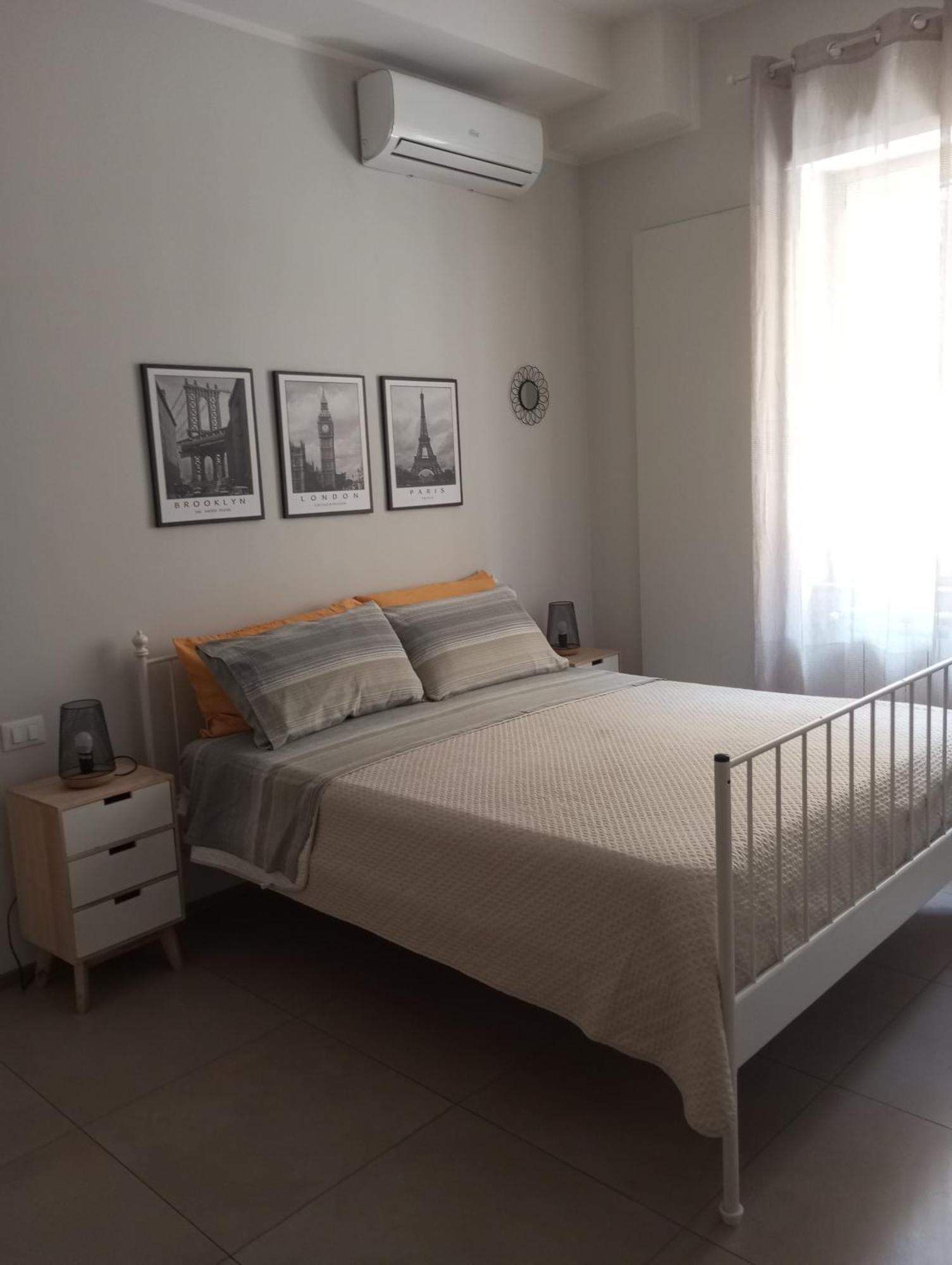 Holidaystudio Appartamento In Centro Salerno Luaran gambar