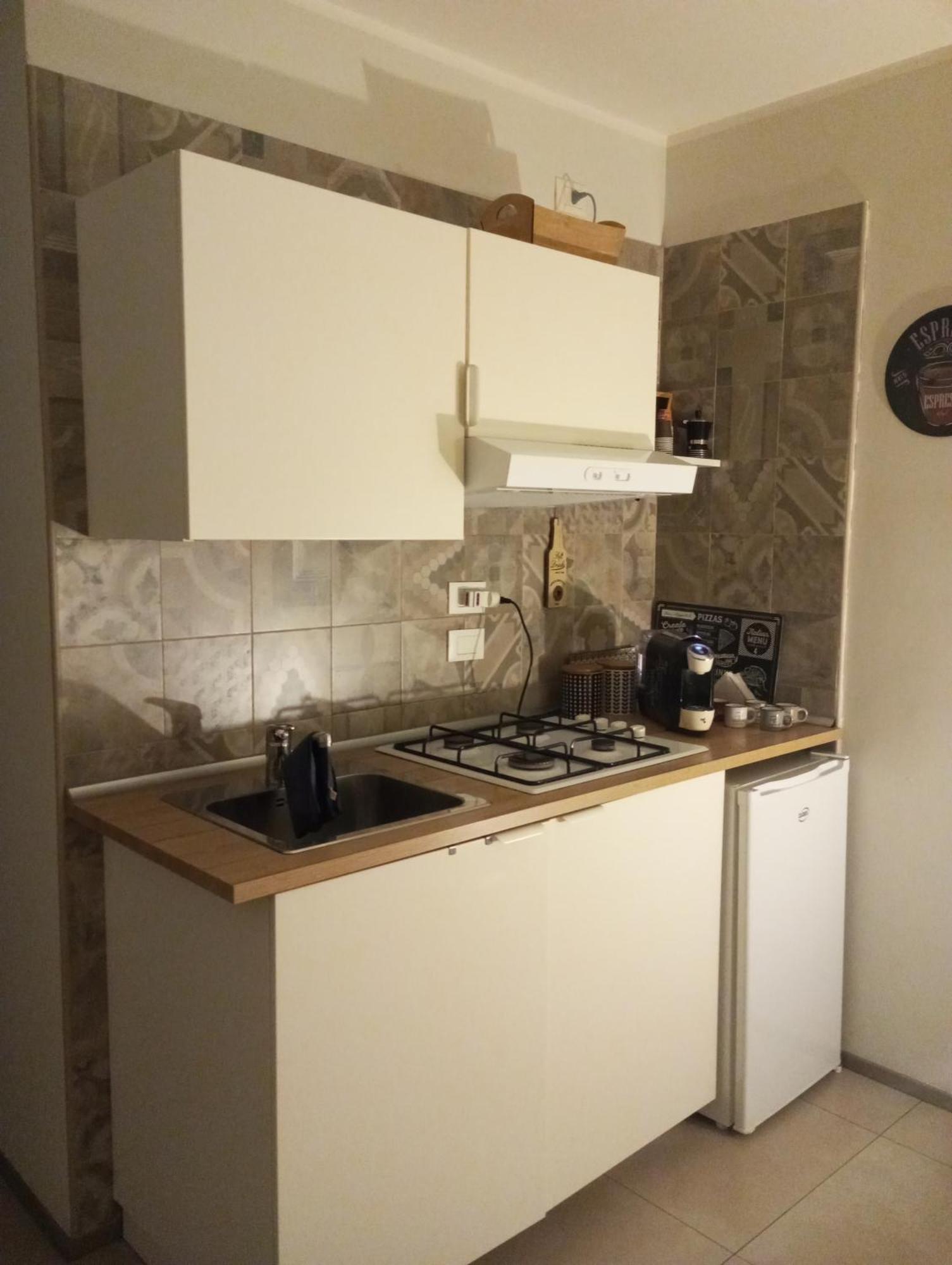 Holidaystudio Appartamento In Centro Salerno Luaran gambar