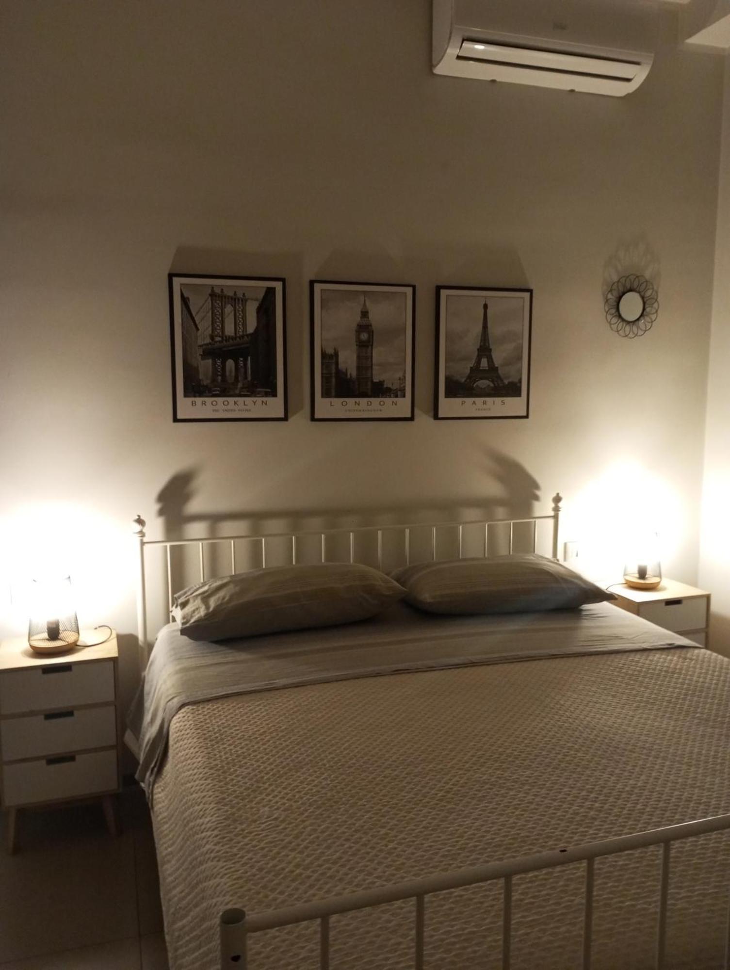 Holidaystudio Appartamento In Centro Salerno Luaran gambar
